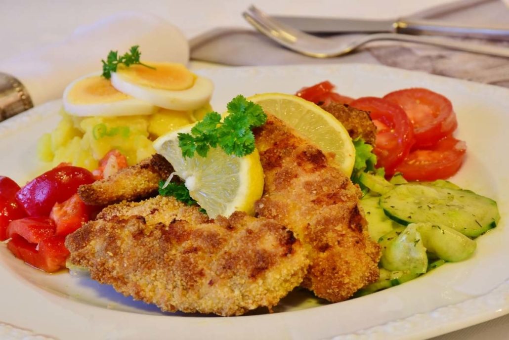 Zitronenschnitzel mit Wildreis Rezepte Abendessen für Intervallfasten.